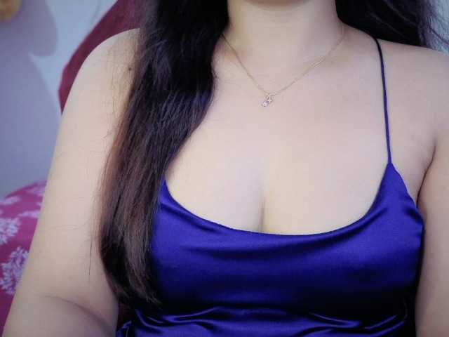 QuestQueen live cam on BongaCams