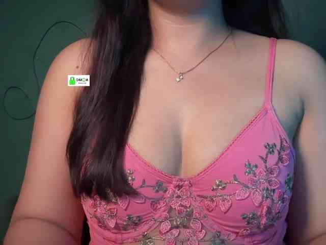 QuestQueen webcam