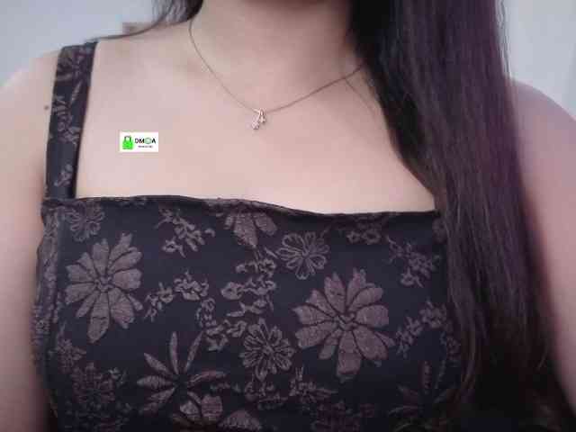 QuestQueen webcam