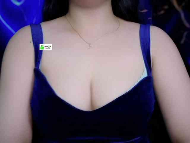 QuestQueen webcam