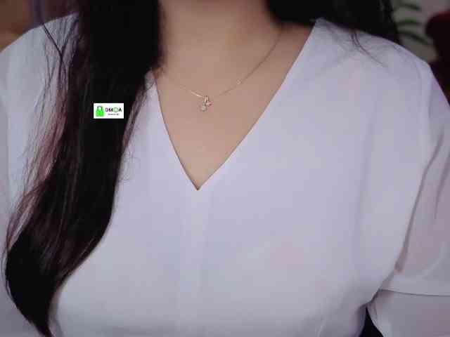QuestQueen webcam