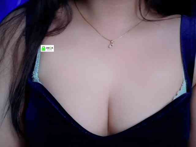 QuestQueen webcam