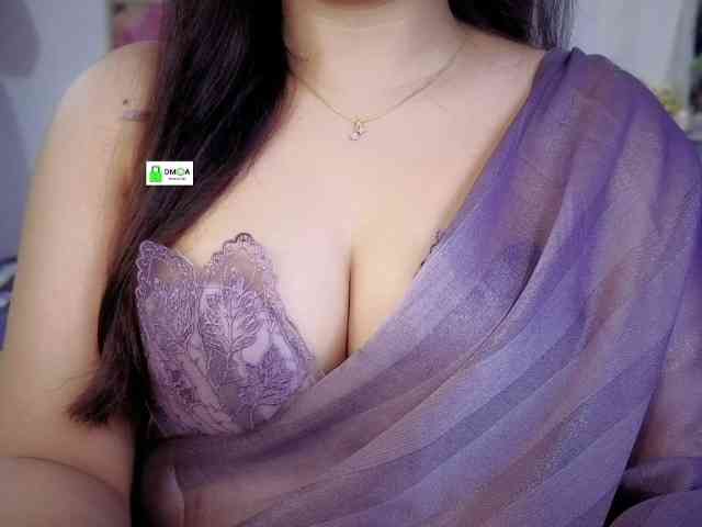 QuestQueen webcam