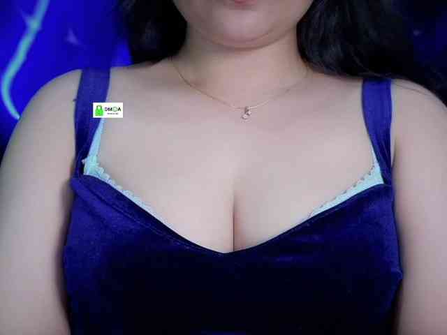 QuestQueen webcam