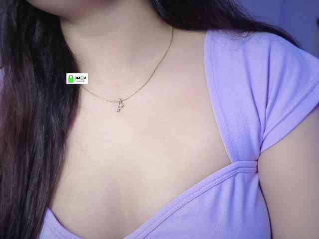 QuestQueen webcam
