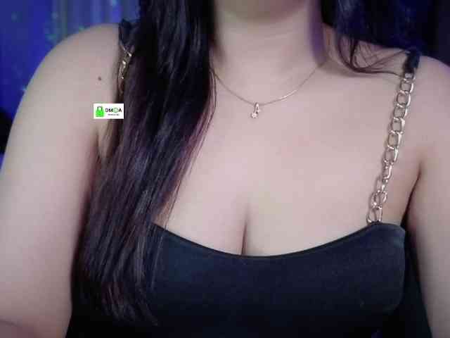 QuestQueen webcam