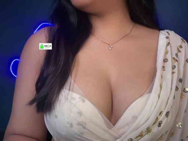 QuestQueen webcam