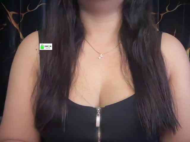 QuestQueen webcam