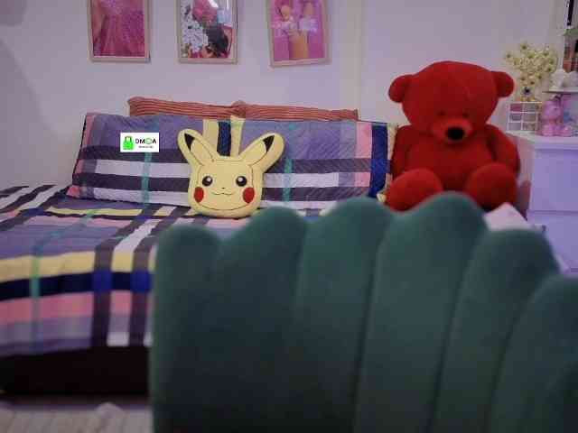 QuestQueen webcam