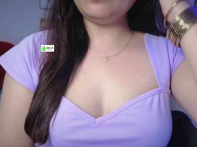 QuestQueen webcam