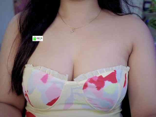 QuestQueen webcam