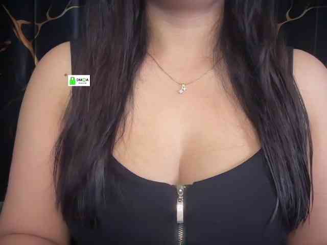 QuestQueen webcam