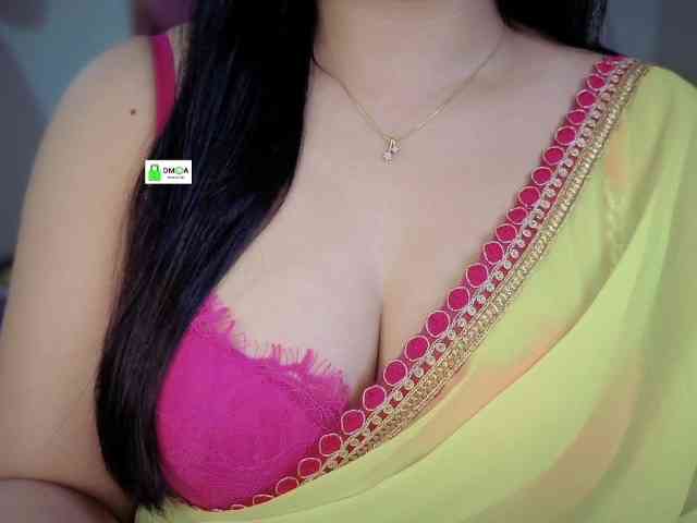 QuestQueen webcam