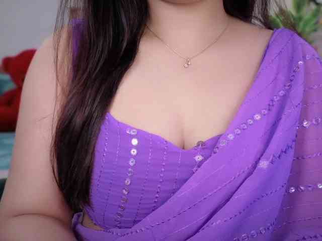 QuestQueen webcam