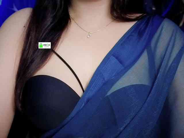 QuestQueen webcam