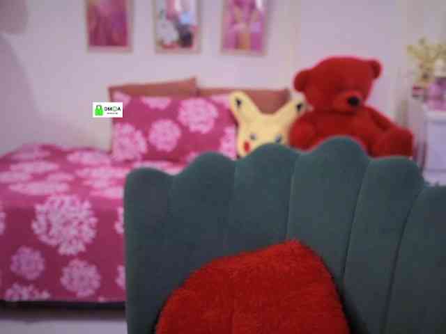 QuestQueen webcam