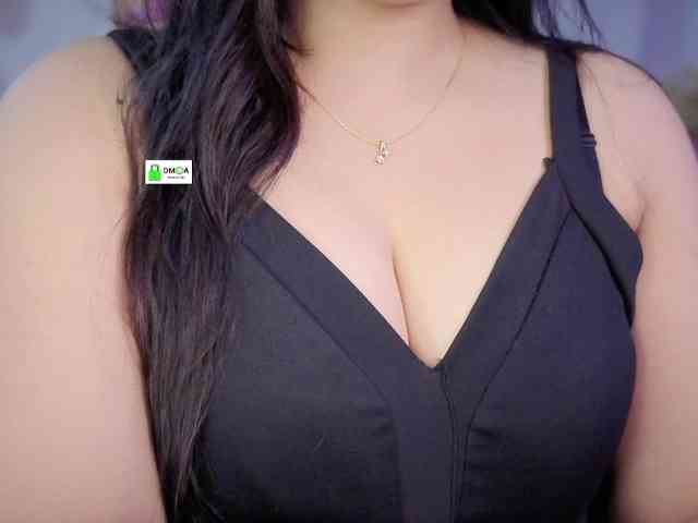 QuestQueen webcam