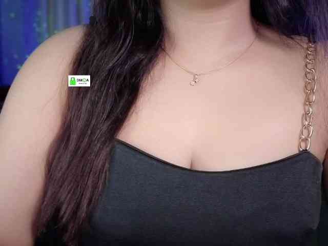 QuestQueen webcam