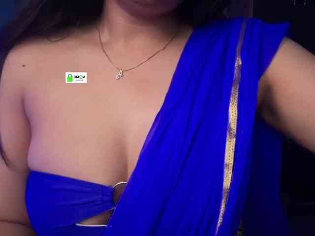 QuestQueen webcam