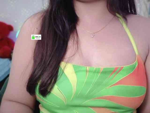 QuestQueen webcam