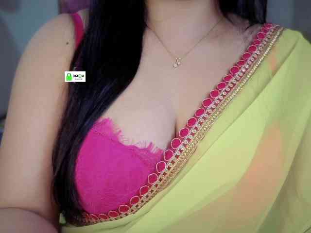 QuestQueen webcam