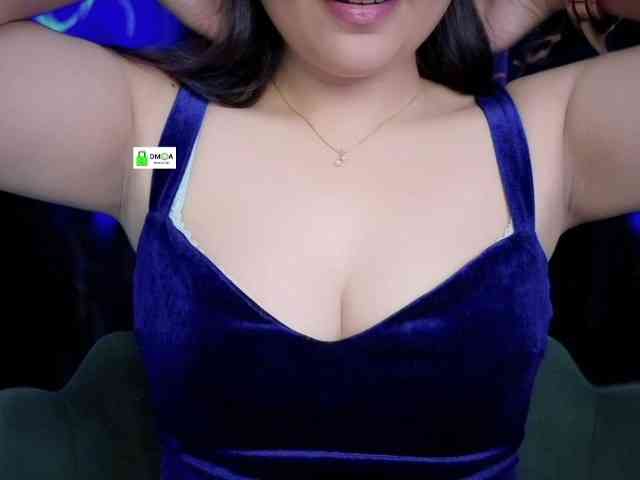 QuestQueen webcam
