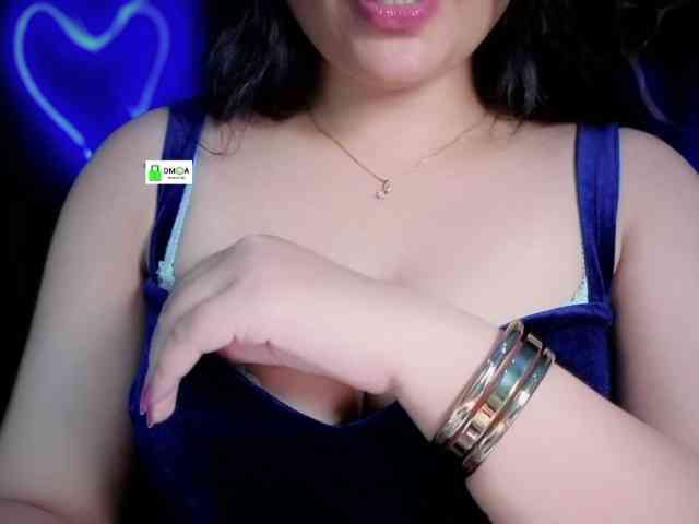 QuestQueen webcam