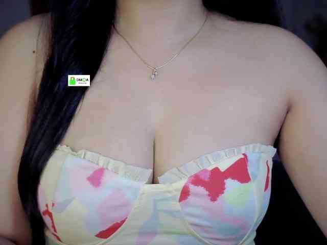 QuestQueen webcam