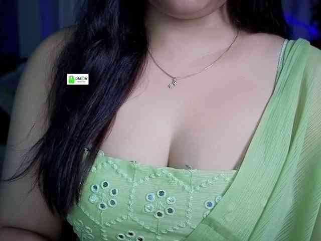 QuestQueen webcam