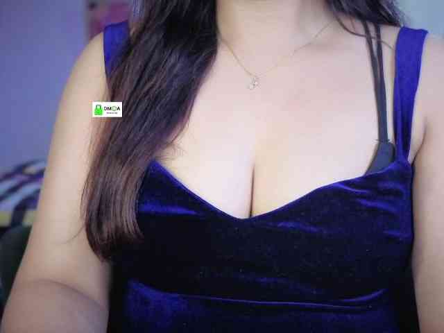Questqueen's cam show statistics and live stream