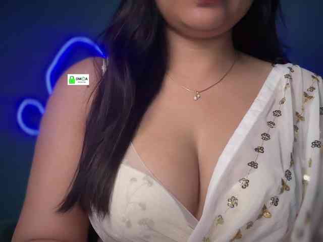 QuestQueen webcam