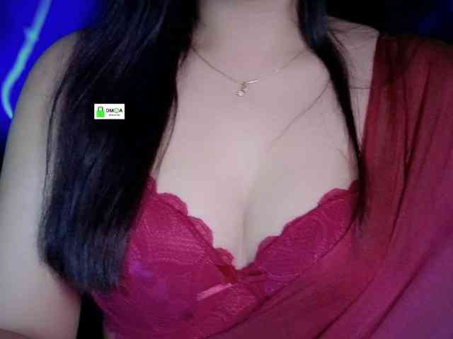 QuestQueen webcam