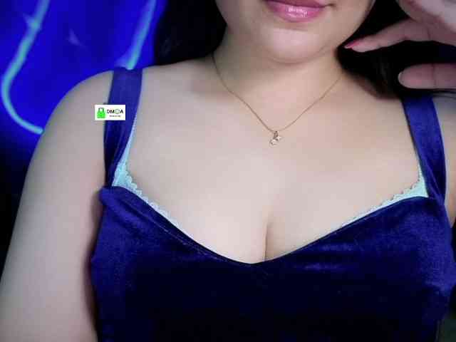 QuestQueen webcam