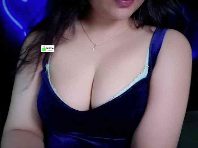 QuestQueen webcam