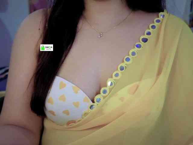 QuestQueen webcam