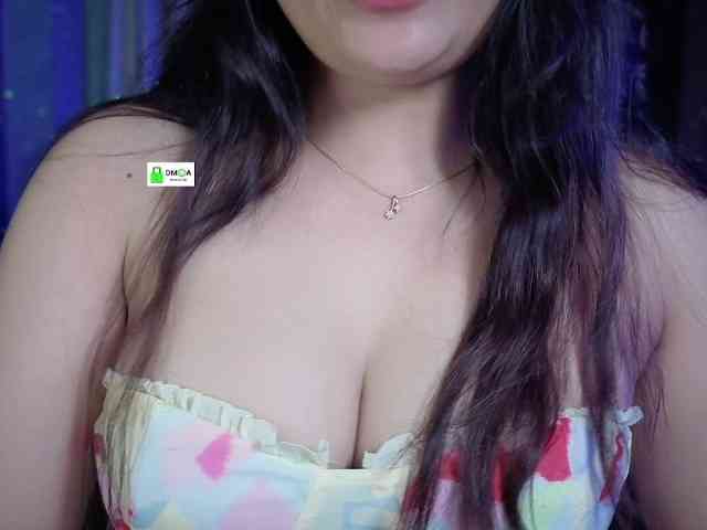QuestQueen webcam