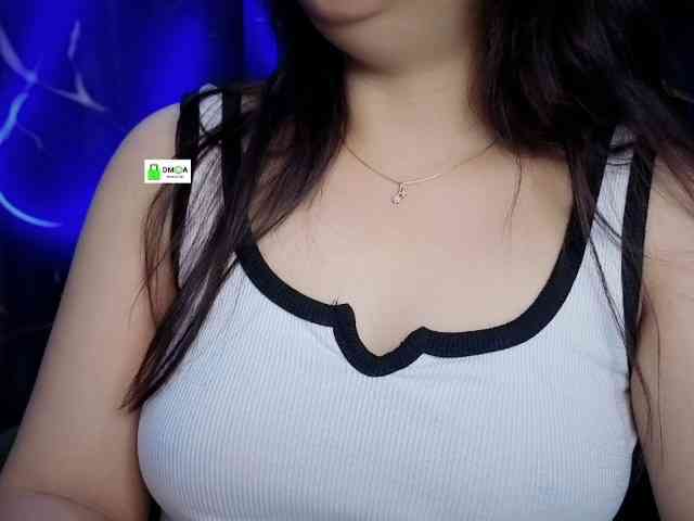 QuestQueen webcam