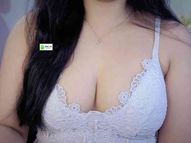 QuestQueen webcam