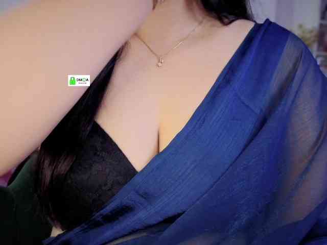 QuestQueen webcam