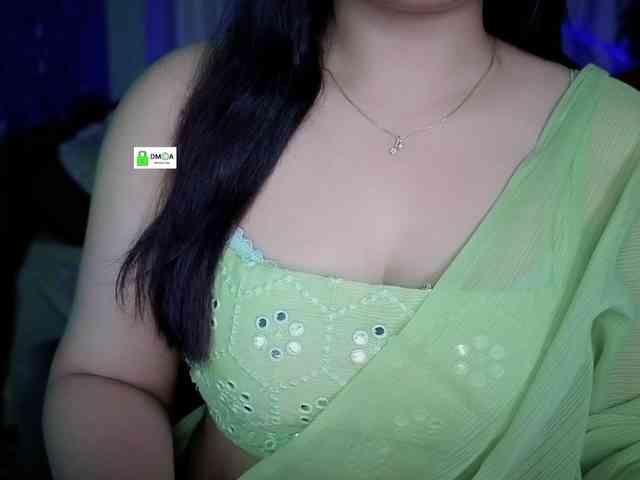 QuestQueen webcam