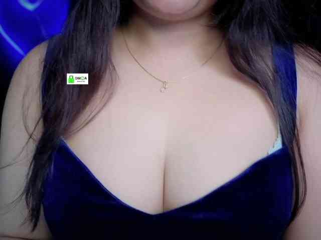 QuestQueen webcam