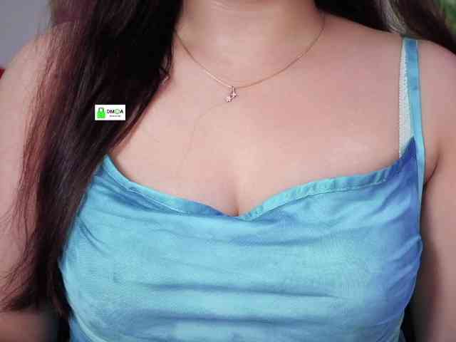 QuestQueen webcam