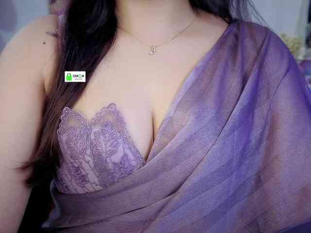 QuestQueen webcam