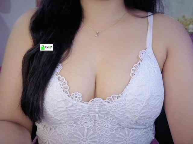 QuestQueen webcam
