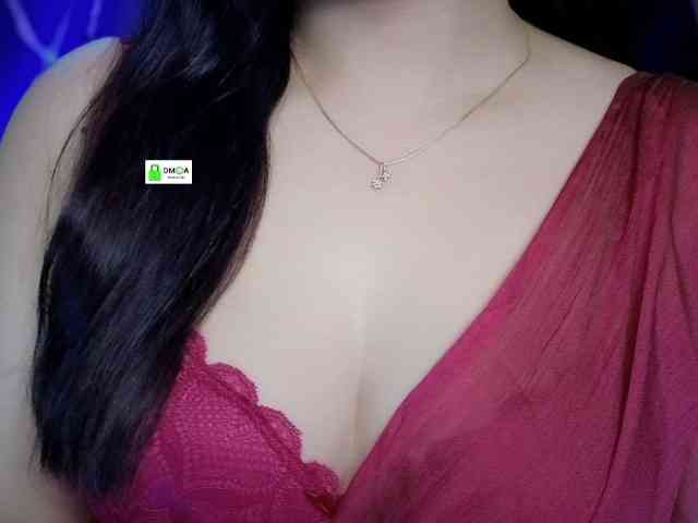 Model: QuestQueen