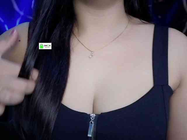 QuestQueen webcam