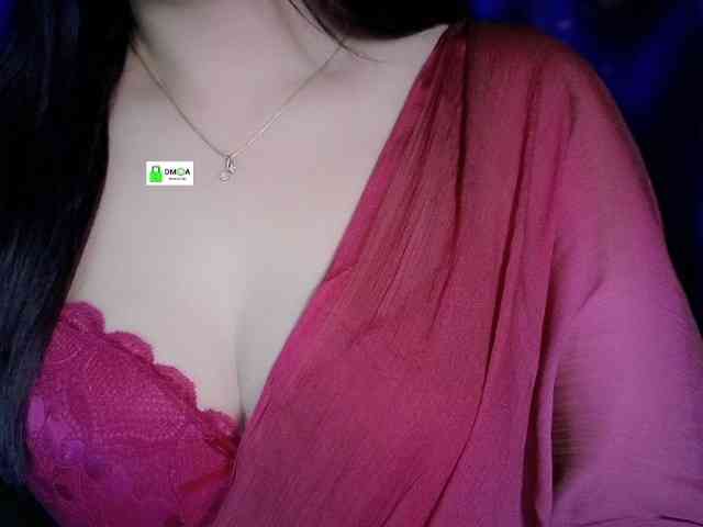 QuestQueen webcam