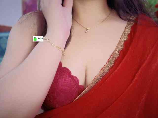 QuestQueen webcam