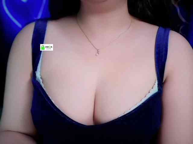 QuestQueen webcam