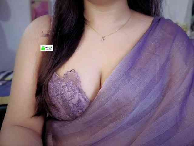 QuestQueen webcam